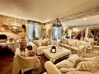 Maison, 1 300 m²