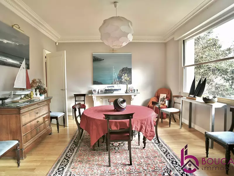 Maison, 248 m²