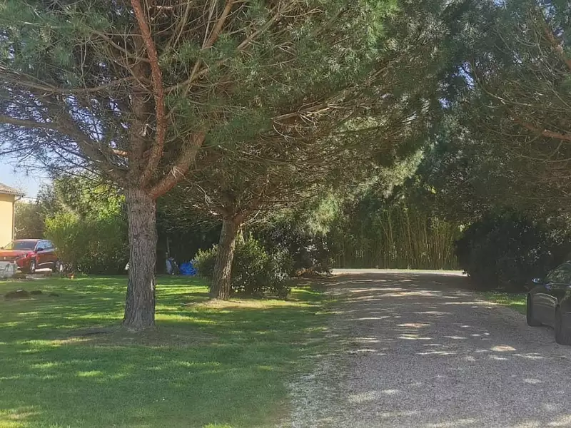 Maison, 859 m²