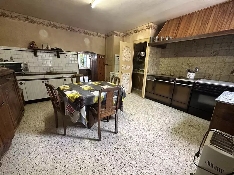Maison, 196 m²