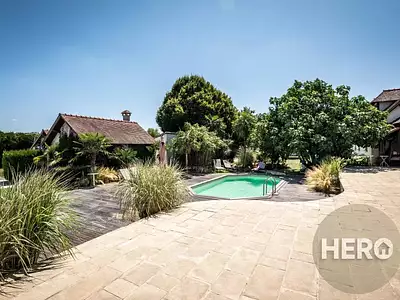 Maison, 345 m²