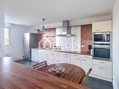 Appartement, 145,3 m²