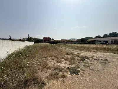 Terrain, 748 m²