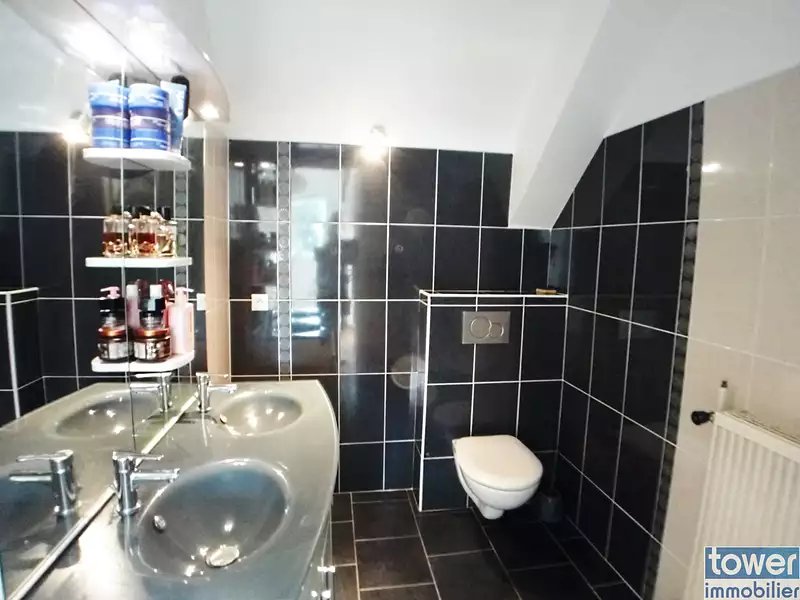Maison, 220 m²