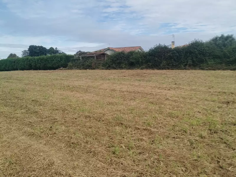 Terrain, 640 m²