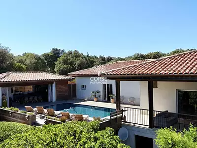 Maison, 325 m²