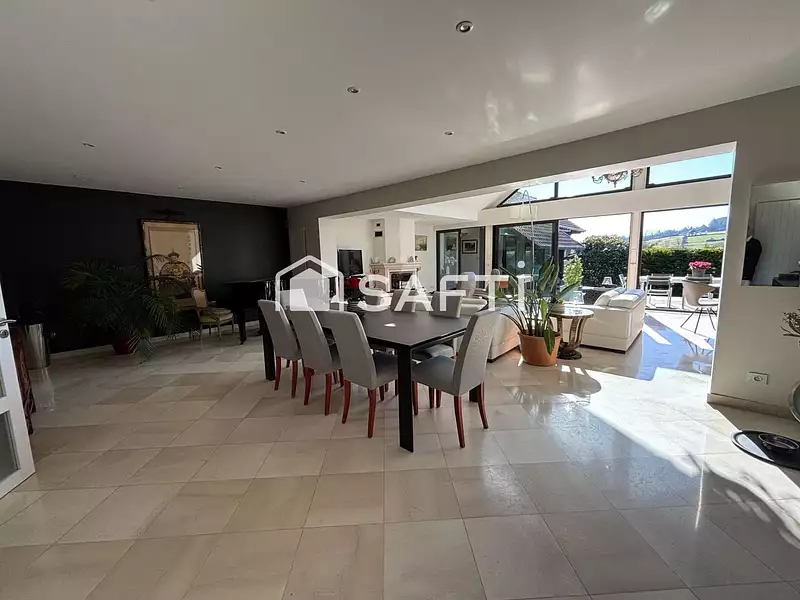 Maison, 336 m²
