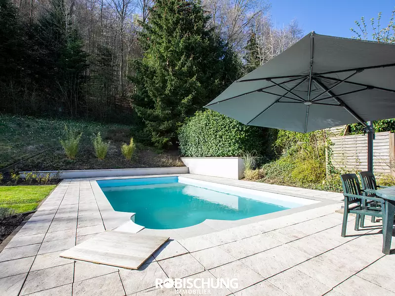 Maison, 235 m²