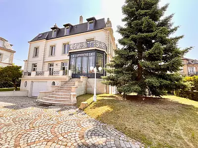 Maison, 900 m²