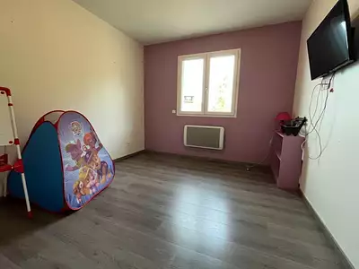 Maison, 225 m²