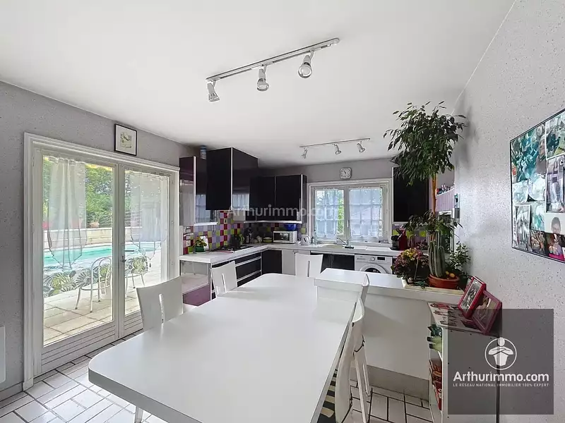 Maison, 254 m²