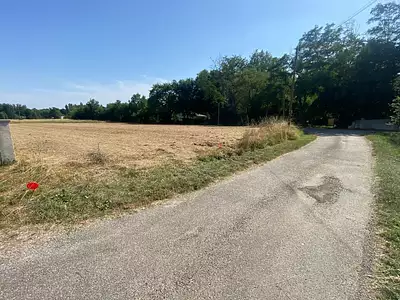 Terrain, 819 m²