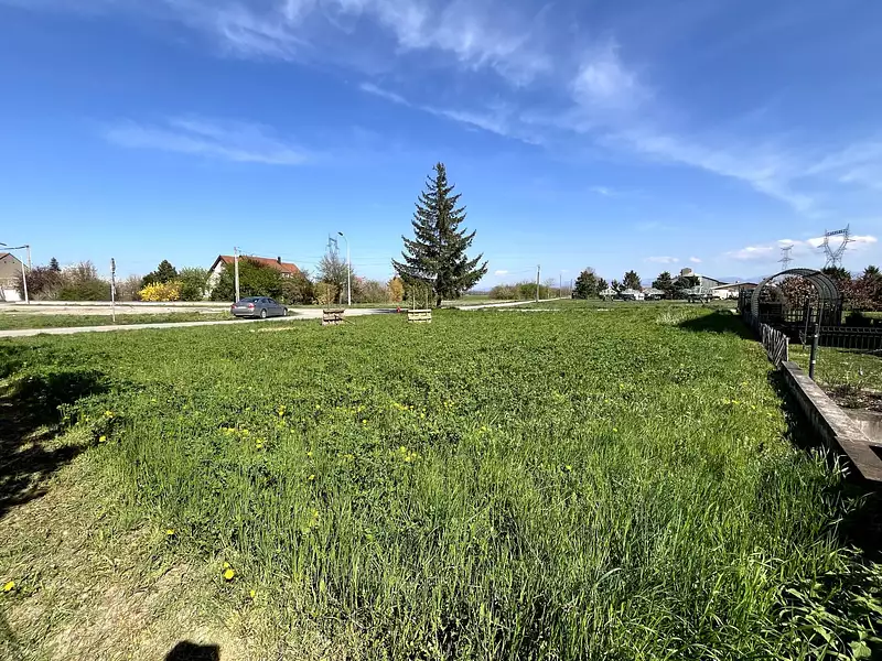 Terrain, 589 m²