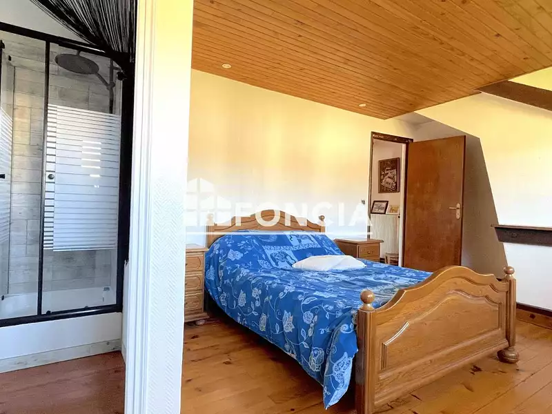 Maison, 240 m²