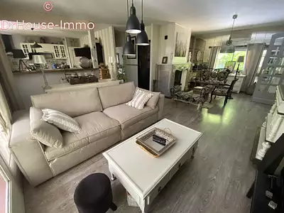 Maison, 235 m²
