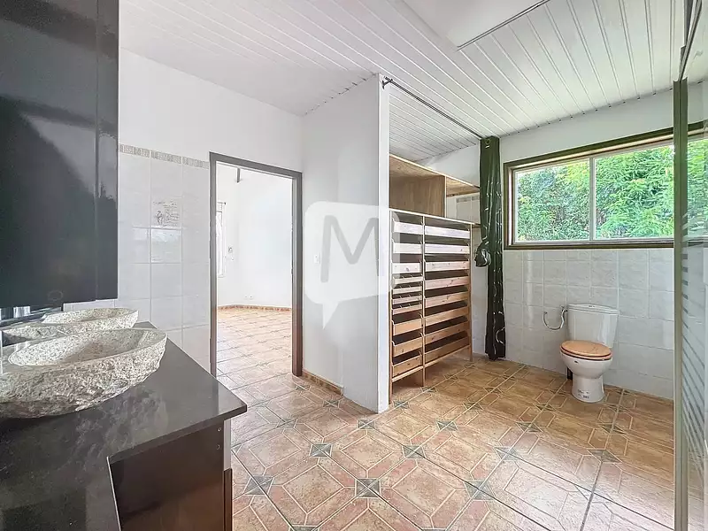 Maison, 244 m²