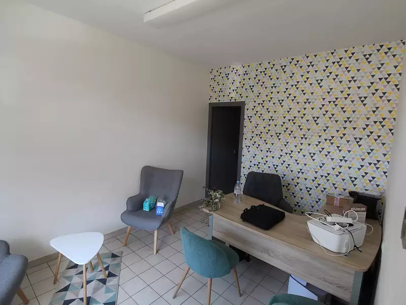 Divers, 30 m²