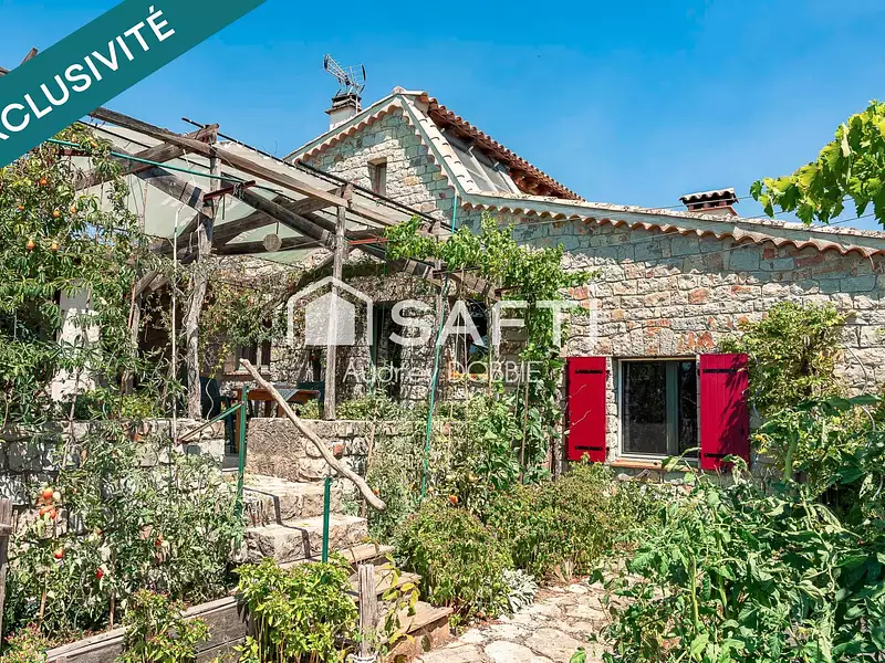 Maison, 228 m²