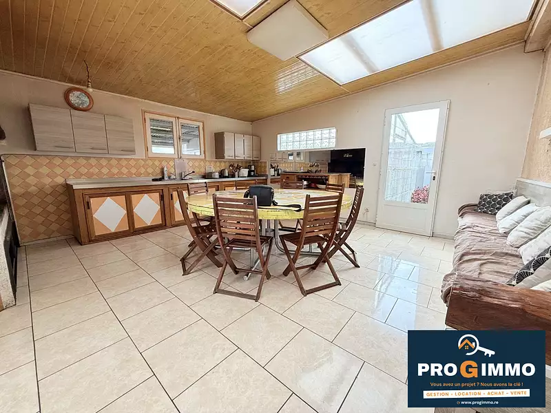 Maison, 250 m²