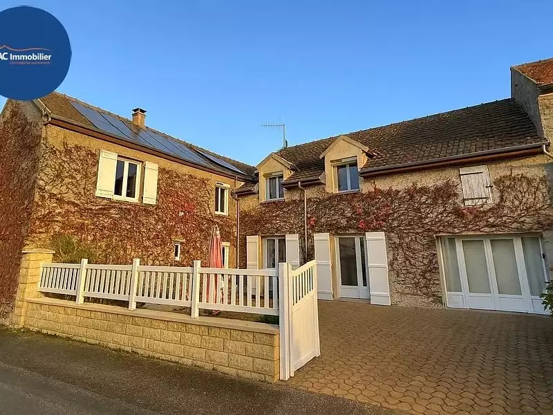 Maison, 225 m²