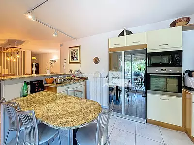 Maison, 168 m²