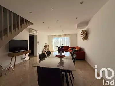 Maison, 240 m²