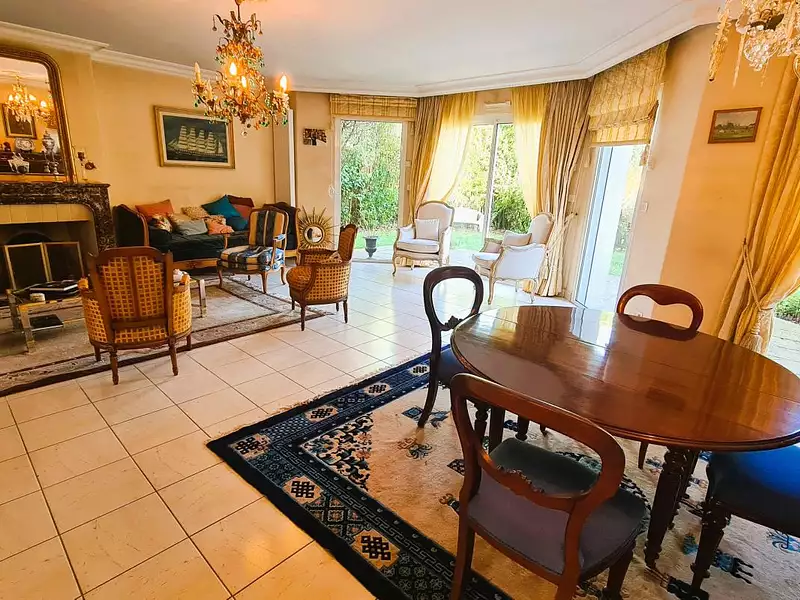Maison, 220 m²