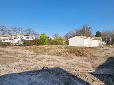 Terrain à bâtir, 323 m²