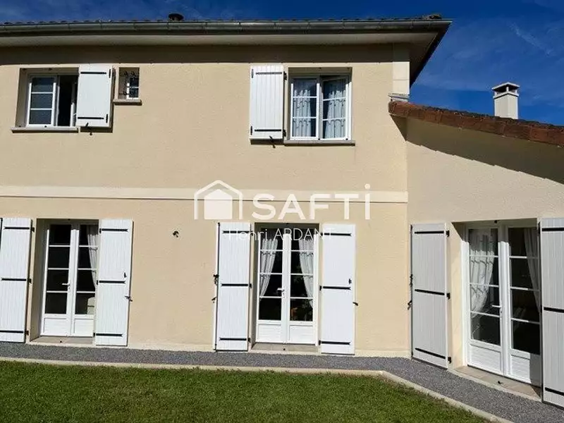 Maison, 240 m²