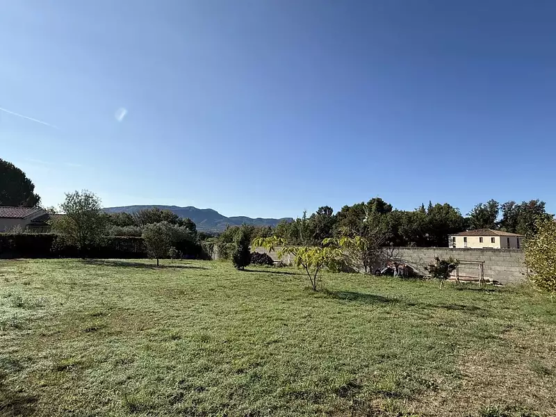 Terrain, 908 m²
