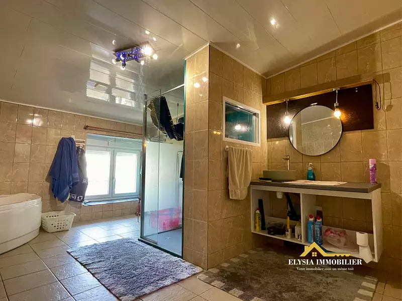 Maison, 259,21 m²
