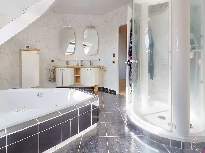 Maison, 204 m²
