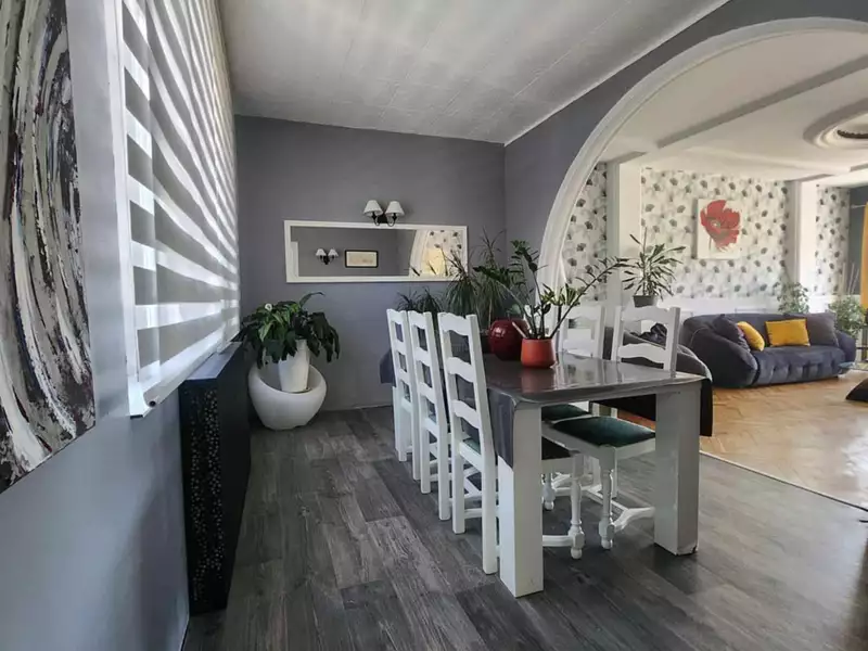 Maison, 185 m²