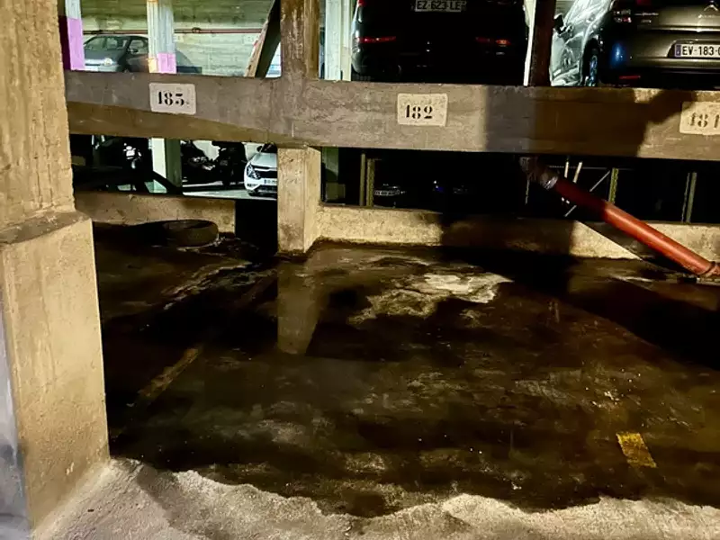 Parking, 100 m²