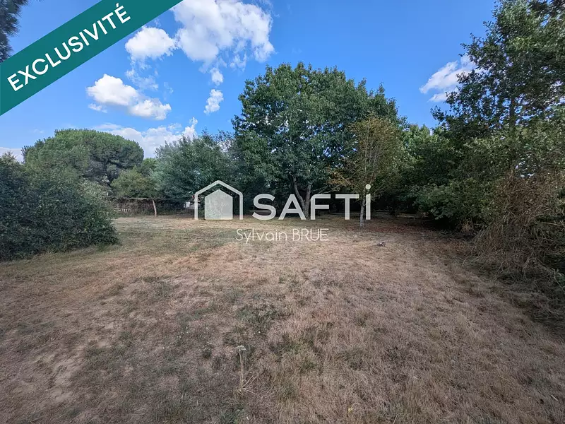 Terrain, 2 553 m²