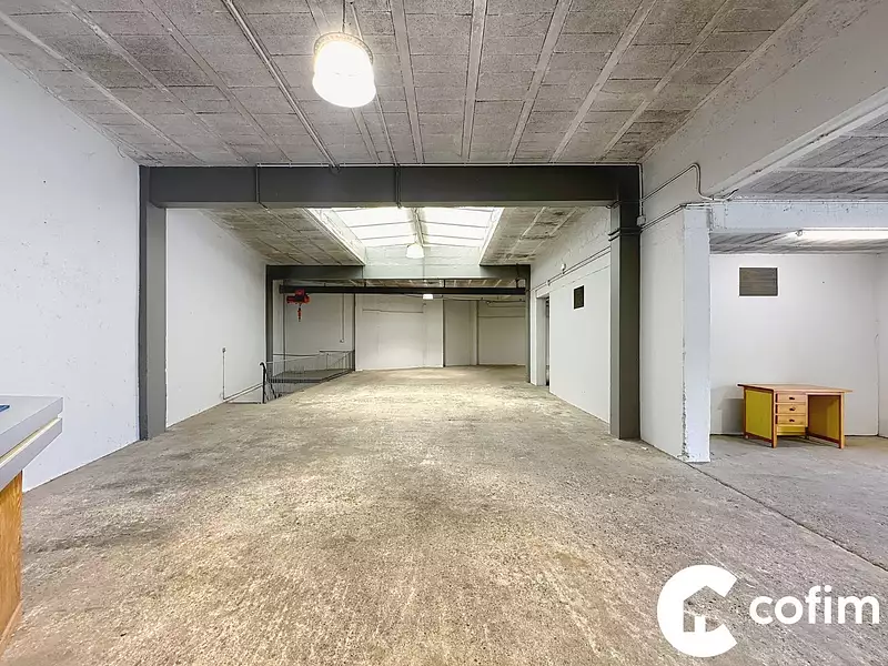 Parking, 674 m²