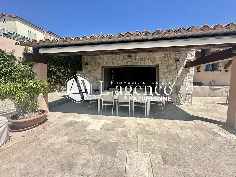 Maison, 230 m²