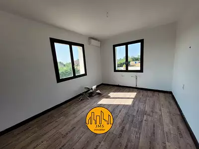 Maison, 240 m²
