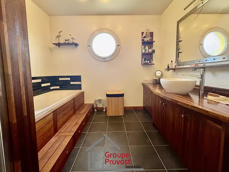 Maison, 174 m²