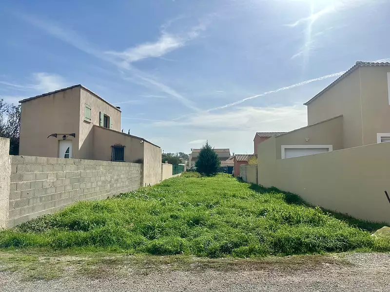 Terrain, 552 m²