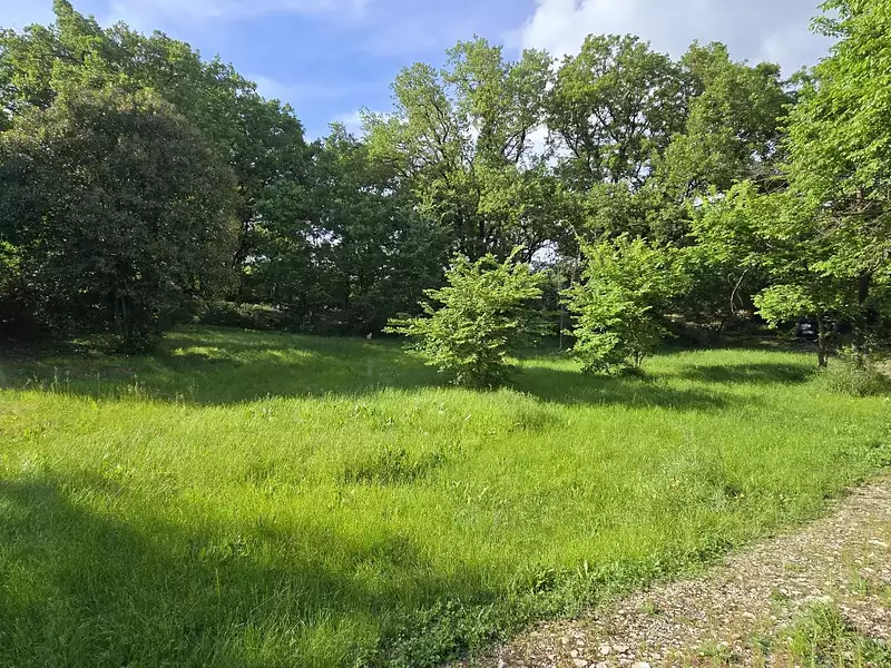 Terrain, 1 050 m²