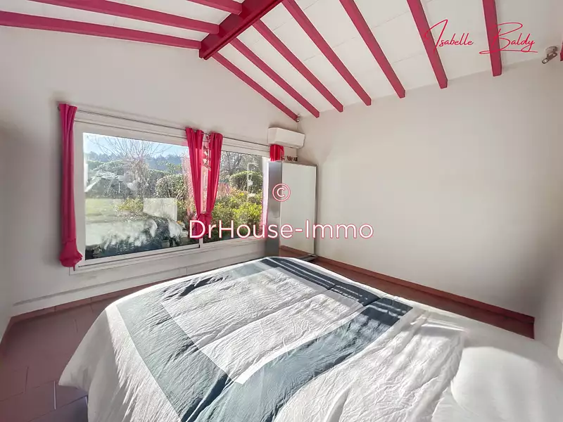 Maison, 242 m²