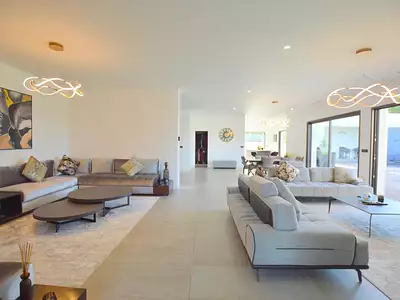 Maison, 235 m²