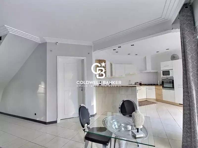 Maison, 230 m²