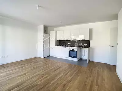 1 165 € CC Appartement • 45 m² • 2 pièces • 1 chambre Le Mesnil-le-Roi (78600)