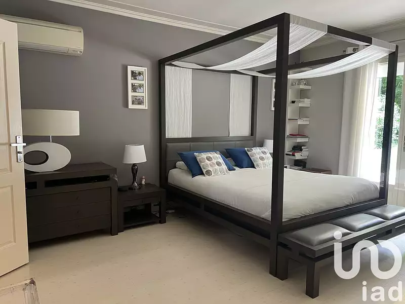 Maison, 235 m²