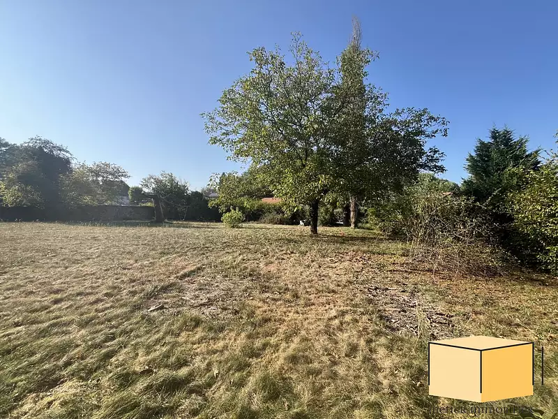 Terrain, 764 m²