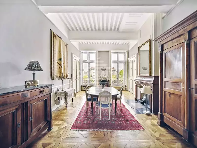 Appartement, 305,12 m²