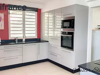 Maison, 250 m²