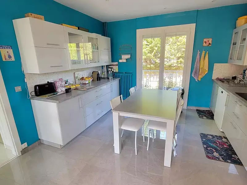 Maison, 230 m²